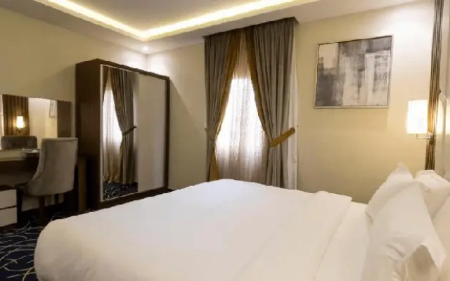 The Palace Hotel Suites 8
