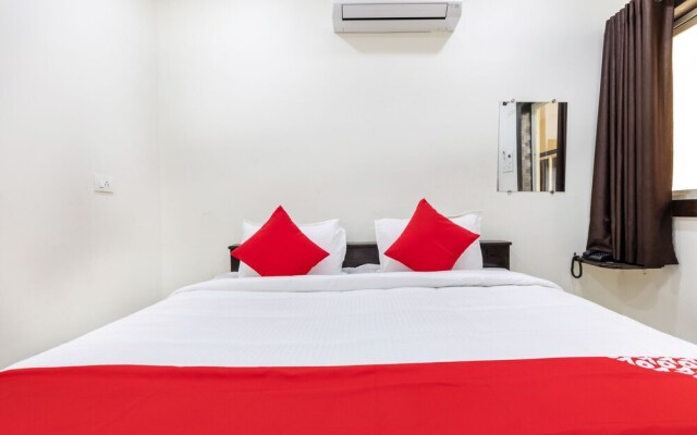 Hotel Lake City Pride  by OYO Rooms