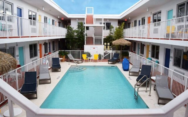 Waterside Hotel and Suites