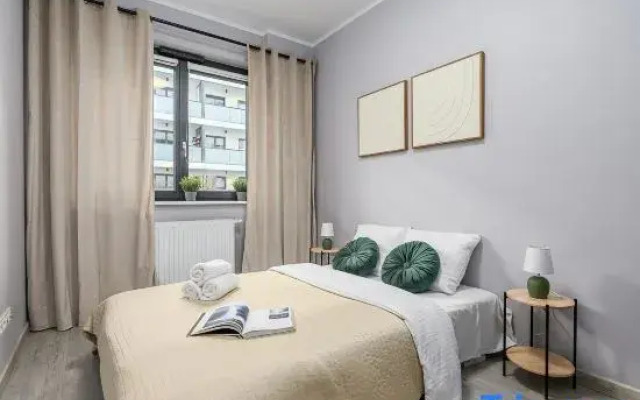 Lumina 3-room apartment near the train station