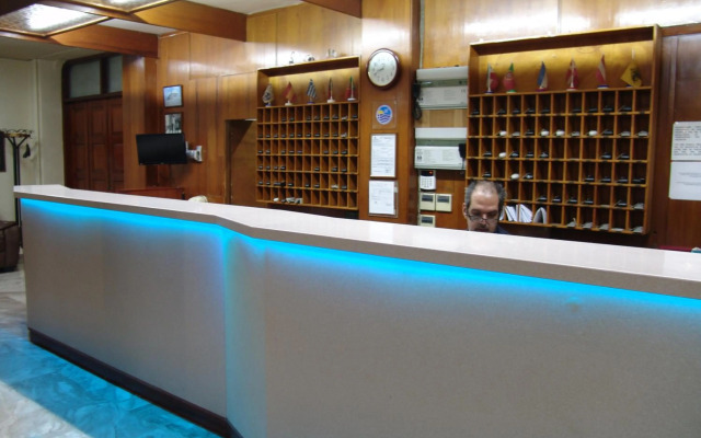 Hotel Cosmos