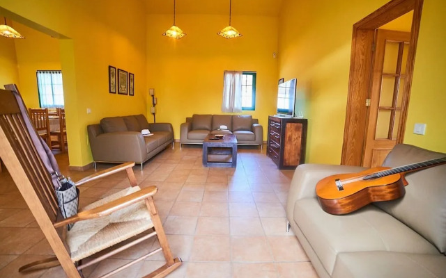 Holiday Home in La Oliva Fuerteventura With Swimming Pool