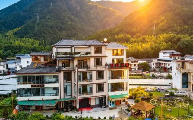 Gengdu Courtyard – Outside – Guilin