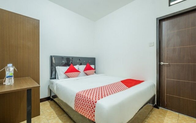 OYO 1460 Anyelir Residence