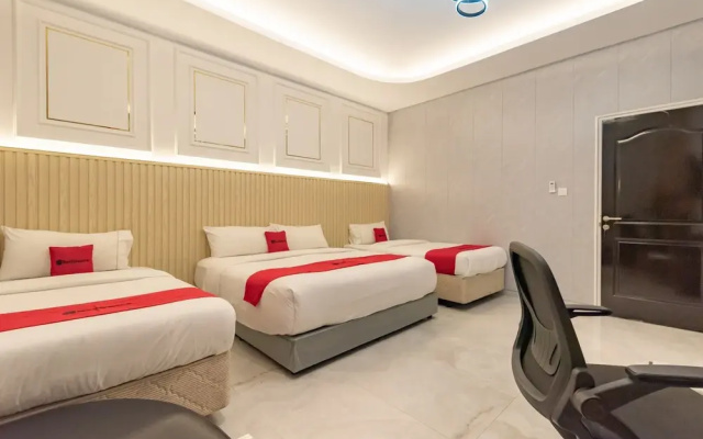 RedDoorz Plus Near SP Plaza Batu Aji Batam