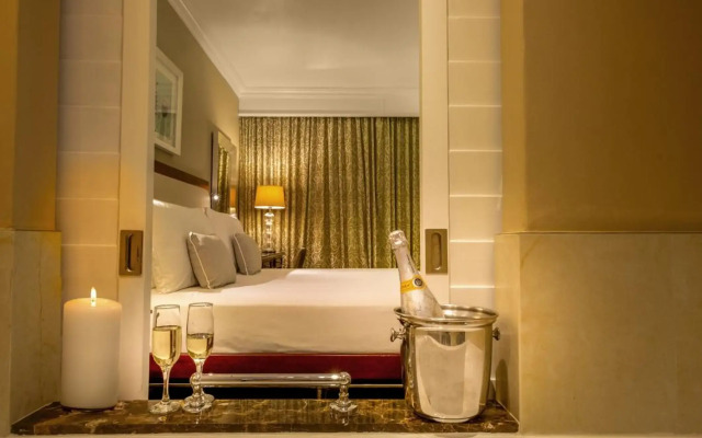 Hemingways Hotel