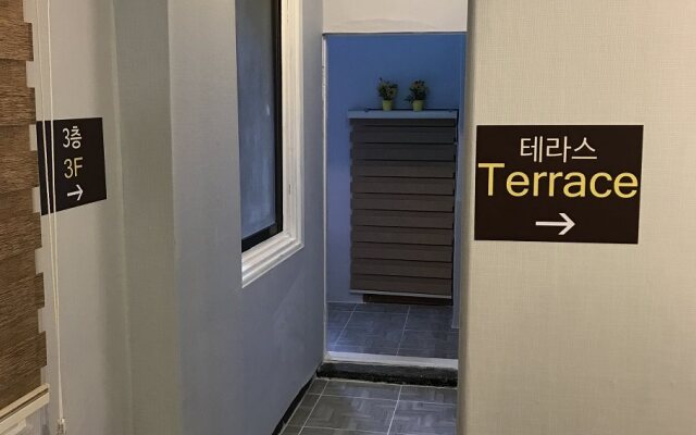 24 Guesthouse Jongno Tower