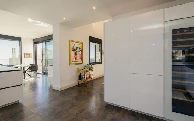 Lavish Villa With Private Pool