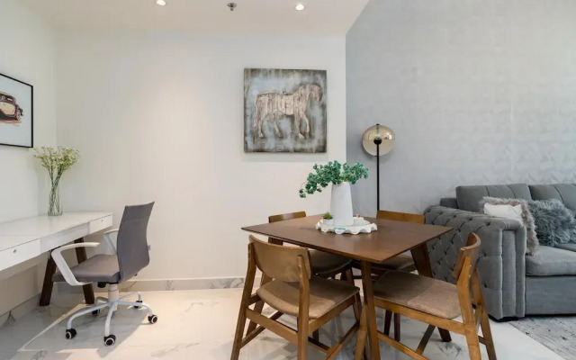 Whitesage - Waterfront Luxe Apartment With Great Canal Views