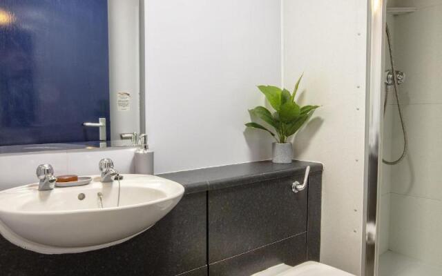 Belmont Apartments and Rooms