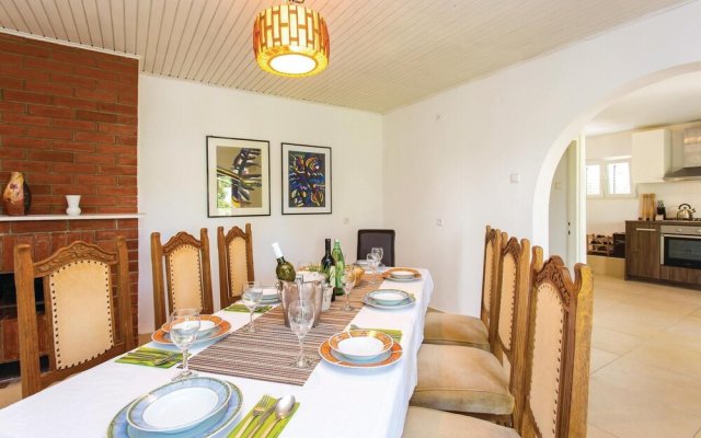 Amazing Home in Malinska With Wifi and 4 Bedrooms
