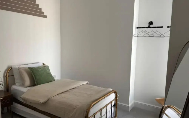 Stunning 3 Bed Apartment By Urban Roost