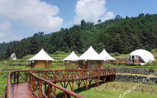 Huaba Rose Valley Tent Hotel