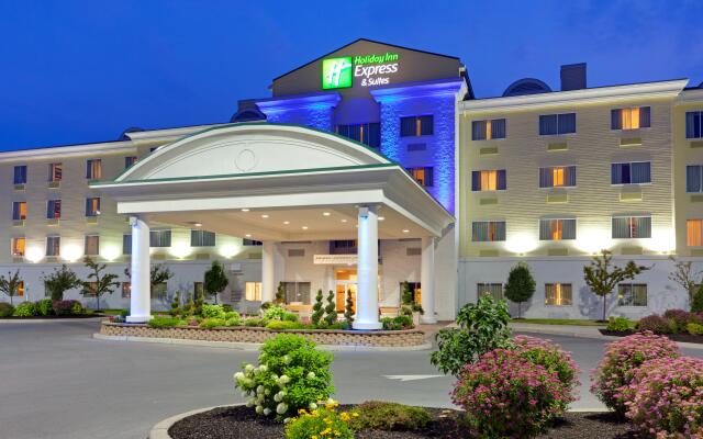 Holiday Inn Express Hotel & Suites Watertown-Thousand Island, an IHG Hotel