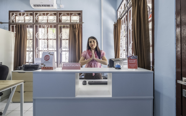 Super OYO 1568 Stasiun Ka Cirebon Guest House
