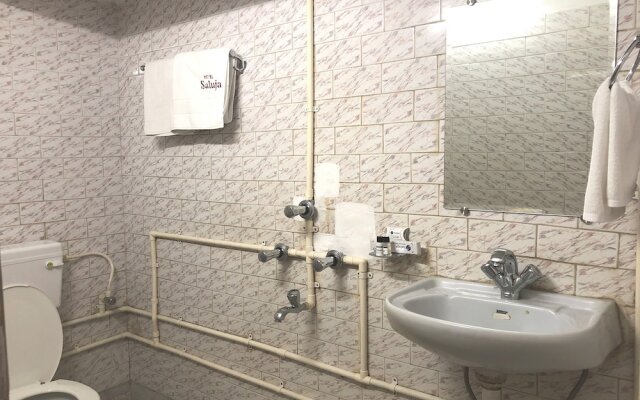 Hotel Saluja