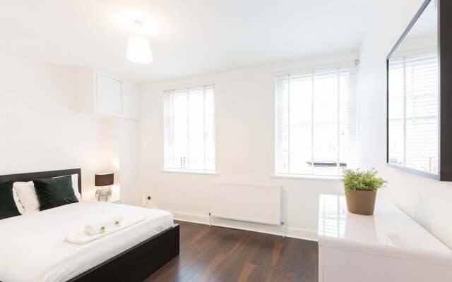 Chic Three Bed Shoreditch Gem Sleeps 8 A2