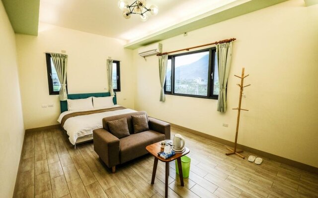 96 Coll Pig Hotel