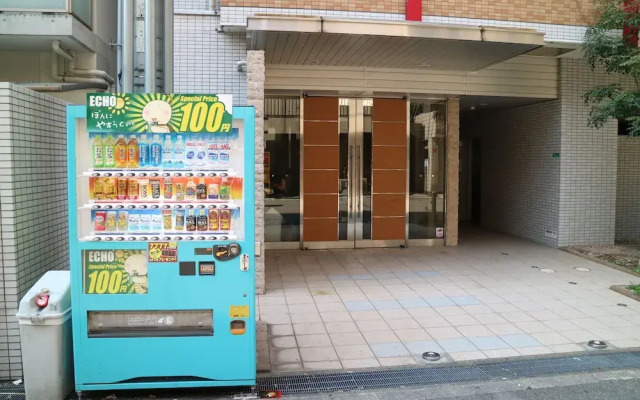 Ocean Partners Rebanga Namba Apartment