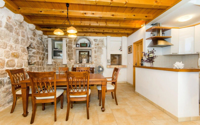Apartments Foteza