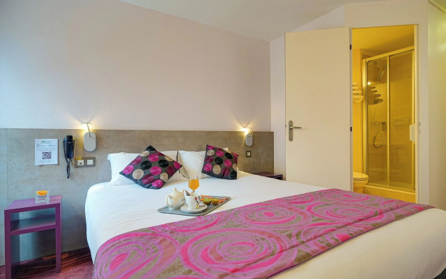 Brit Hotel Les Evens