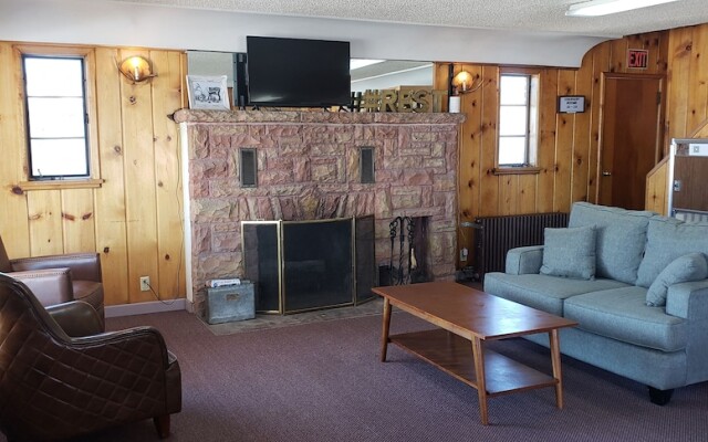Caribou Lodge and Motel