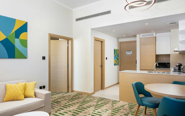 Holiday Inn Hotel & Suites Dubai Science Park by IHG - Image 4