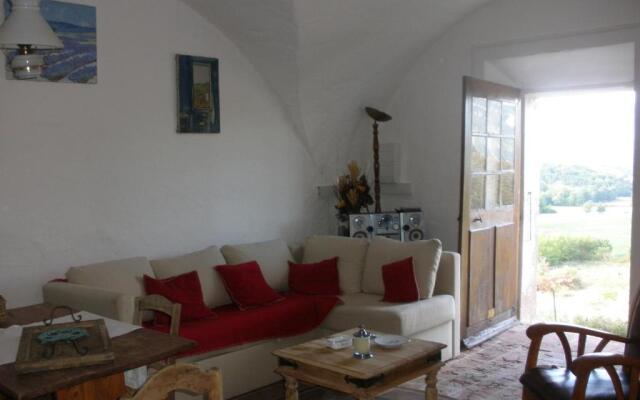 Chambre et pièce à vivre indépendantes