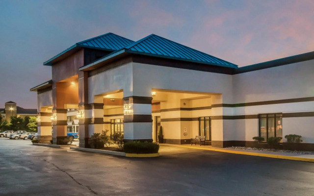 Chester Hotel & Conference Center