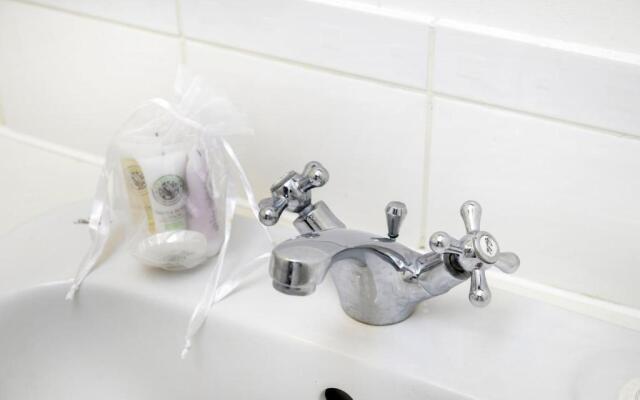 Modern 2 bed apartment in Croydon