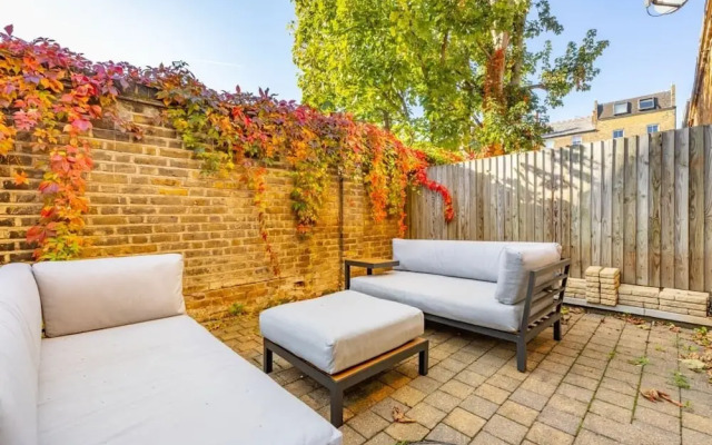 The Clapham - Captivating 2bdr With Garden Parking