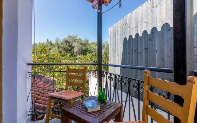 Private House in the Heart of Kavos By Konnect