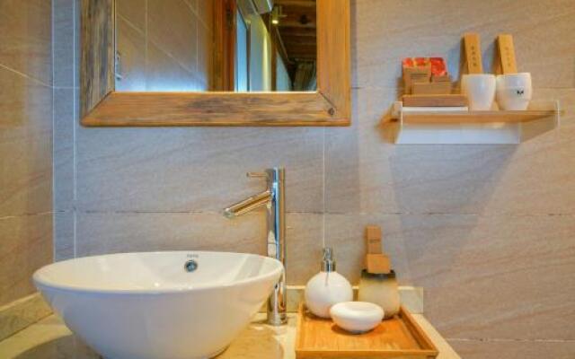 Lijiang Dream River View Hostel