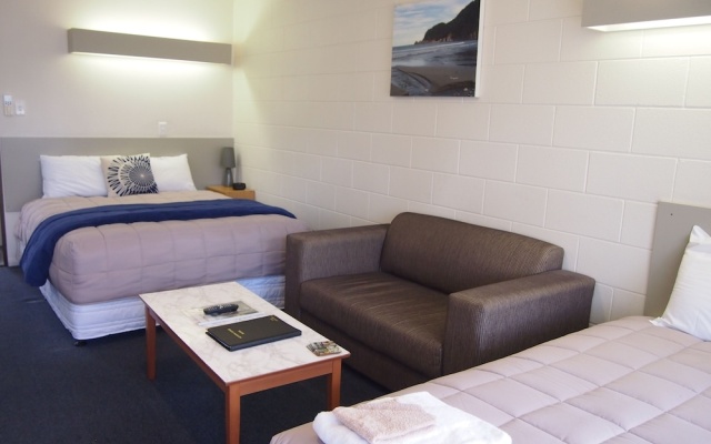 Montana Lodge Motel – Guest Rooms – Blenheim
