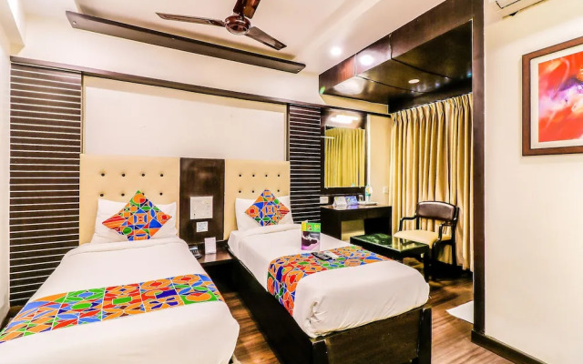 OYO 13105 Hotel Blue Diamond
