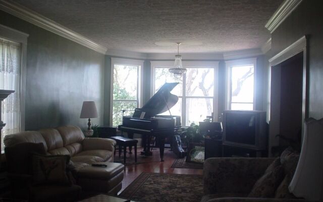 River Lily Inn Bed and Breakfast