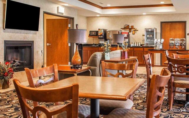 Comfort Inn & Suites Grinnell near I-80