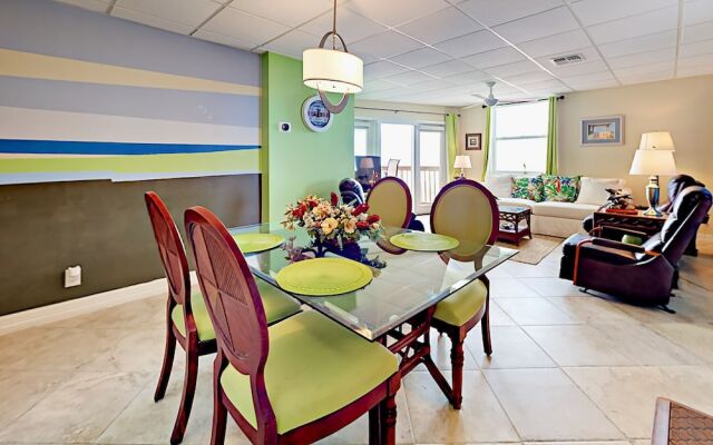 Bayside 2br W/ Pool, Hot Tub & Pier 2 Bedroom Condo