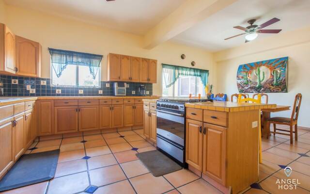 Cozy Stay 2 blocks from the beach