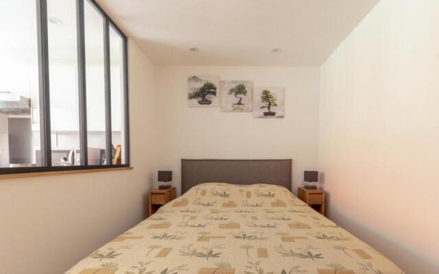 NICE STUDIO 30 m with TERRACE near the SEA