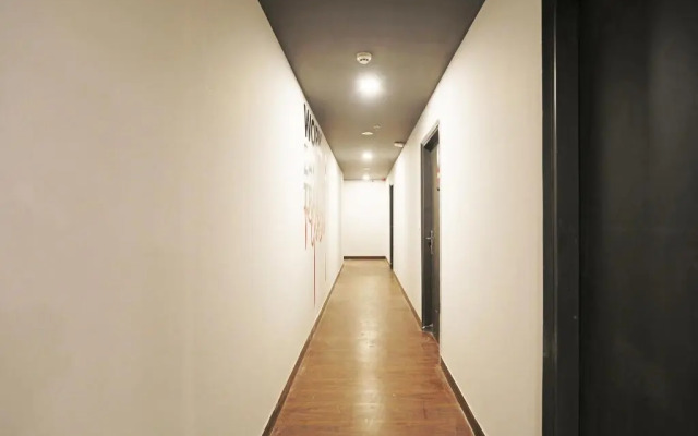 Slf Mall by OYO Rooms