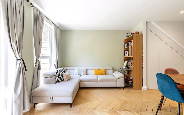 Stylish Islington Garden Flat Sleeps Four