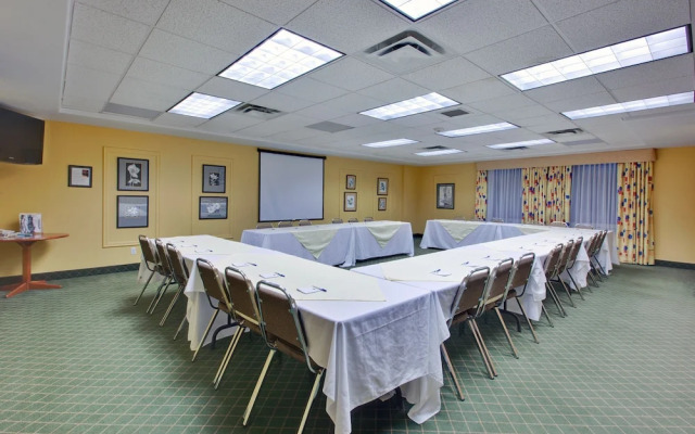 Holiday Inn Express Dryden