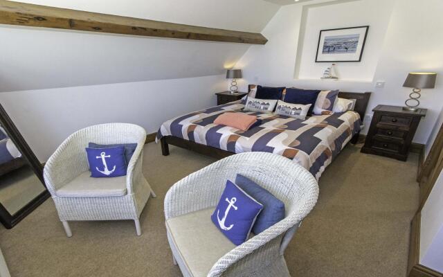 Stables & Breeze | 6 Bedrooms / Sleeps 13 | Sea Views