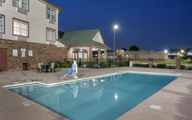 Best Western Plus Bessemer Hotel & Suites