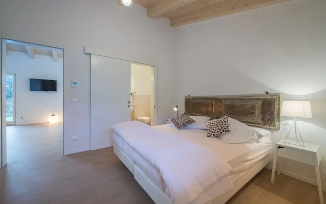 La Gazza Ladra Apartments