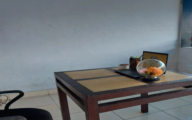 Hotel O Penginapan Al-asharNearWarung Acil Ubai – Guest Rooms – Lok Tamu