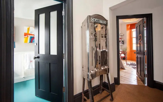 Higgihaus 46 Sleeps 5  Monday - Friday