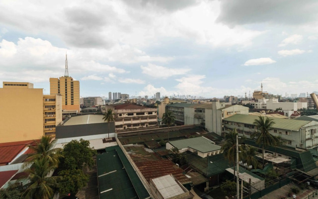 RedDoorz Plus @ Banawe Quezon City Weekly Stay