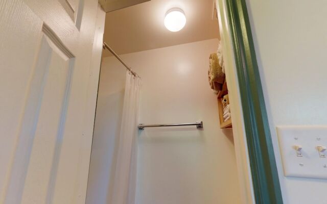 The Cozy Kokopelli Studio Cabin